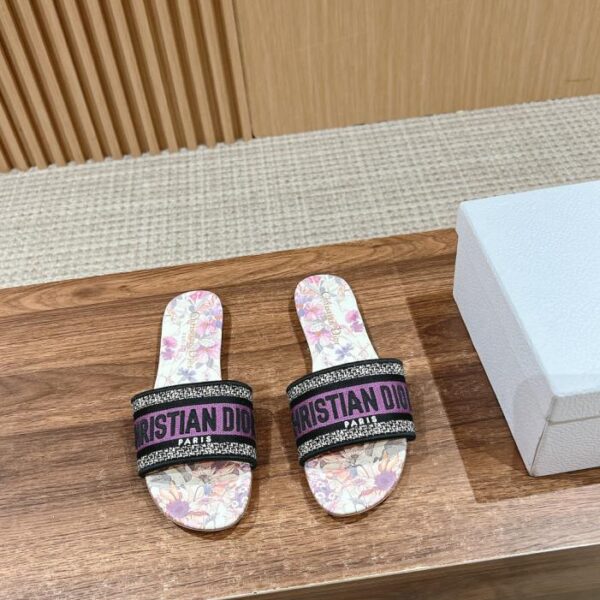 Christian Dior primavera ed estate nuove pantofole ricamate aggiornate