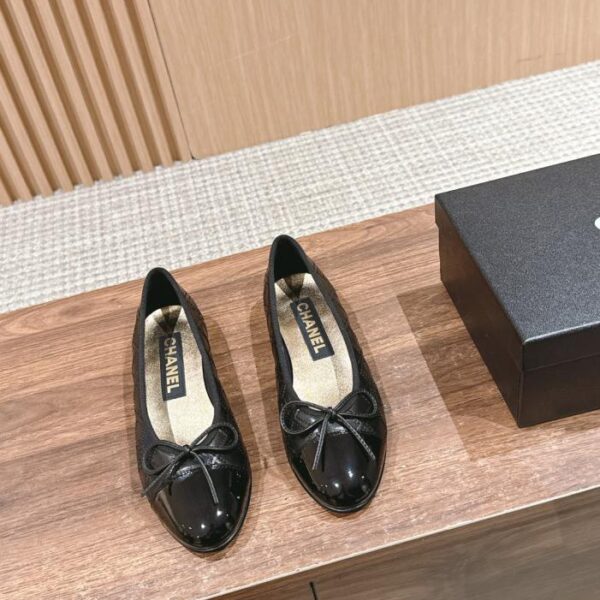 Ballerine Chanel con punta tonda e fiocco classico