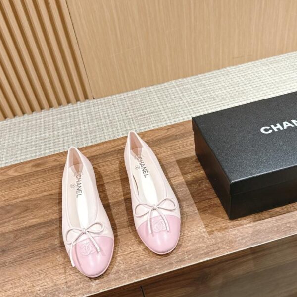 Ballerine Chanel con punta tonda e fiocco classico