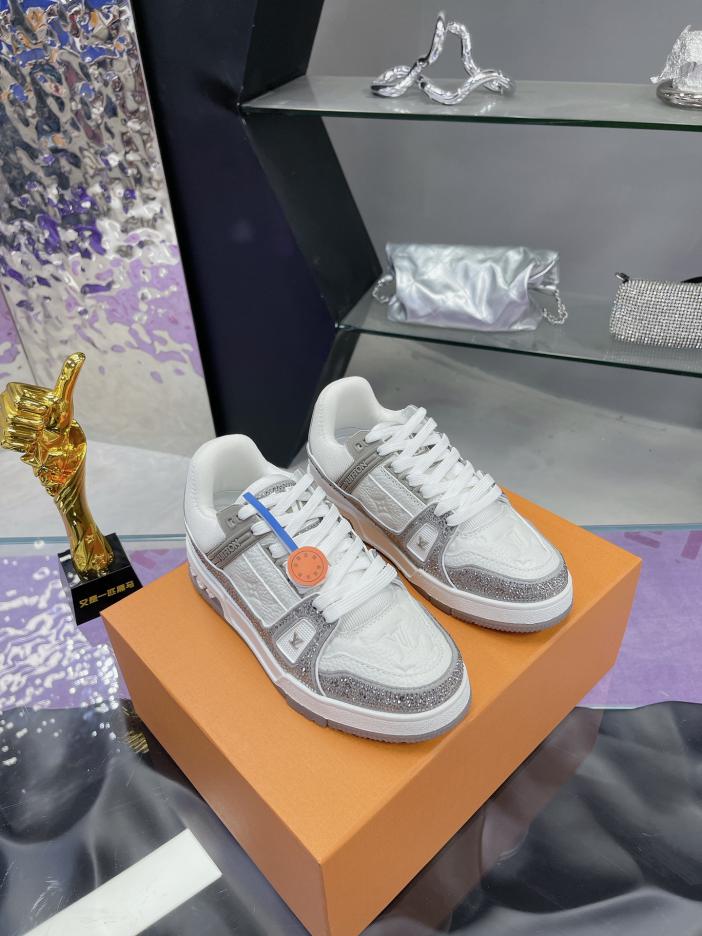 repliche,replica,perfette,siti di,affidabili,migliori siti,dove comprare,1:1,scarpe da ginnastica Serie di sneaker LV LV Trainer Maxi sneakers forate a mano repliche,replica,perfette,siti di,affidabili,migliori siti,dove comprare,1:1,scarpe da ginnastica Serie di sneaker LV LV Trainer Maxi sneakers forate a mano