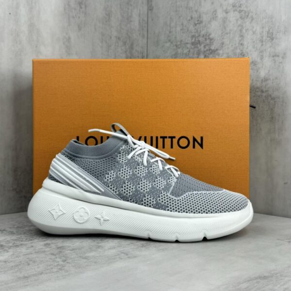 Scarpe stringate Louis Vuitton con cuciture in rilievo a forma di LV