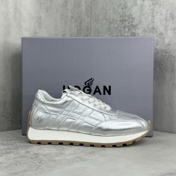 repliche,replica,perfette,siti di,affidabili,migliori siti,dove comprare,1:1,scarpe da ginnastica La nuova H-STRIPES di Hogan utilizza un design decorato con strisce verticali e increspature per realizzare scarpe di lusso