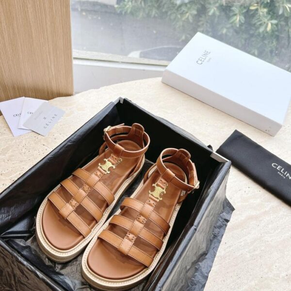 repliche,replica,perfette,siti di,affidabili,migliori siti,dove comprare,1:1,scarpe da ginnastica CELINE G039 nuove pantofole primaverili ed estive Arc de Triomphe Pantofole sandali micro-etichetta con fondo piatto in stile britannico