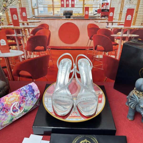repliche,replica,perfette,siti di,affidabili,migliori siti,dove comprare,1:1,scarpe da ginnastica Sandali con diamanti di Christian Louboutin