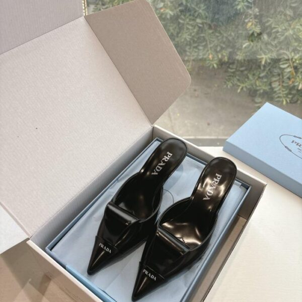 repliche,replica,perfette,siti di,affidabili,migliori siti,dove comprare,1:1,scarpe da ginnastica G887 Prada ultima primavera ed estate nuove pantofole Mary Jane Muller