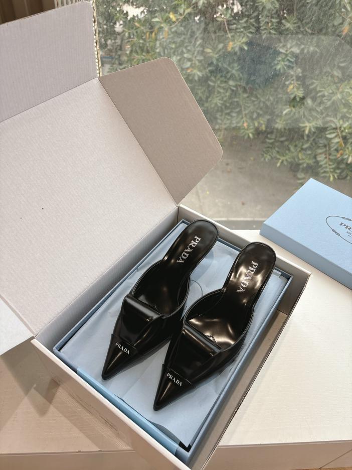 repliche,replica,perfette,siti di,affidabili,migliori siti,dove comprare,1:1,scarpe da ginnastica G887 Prada ultima primavera ed estate nuove pantofole Mary Jane Muller repliche,replica,perfette,siti di,affidabili,migliori siti,dove comprare,1:1,scarpe da ginnastica G887 Prada ultima primavera ed estate nuove pantofole Mary Jane Muller