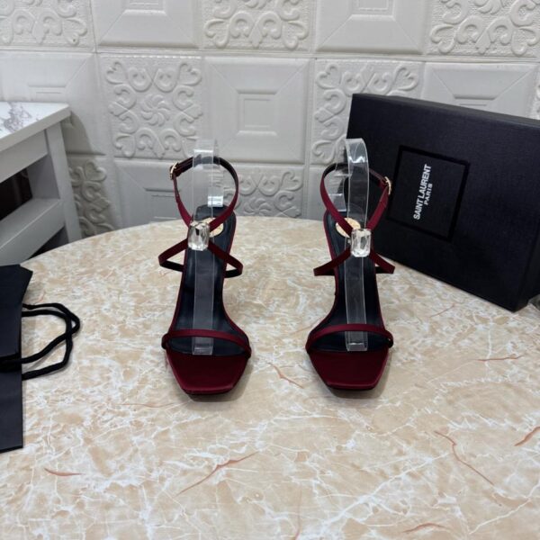 repliche,replica,perfette,siti di,affidabili,migliori siti,dove comprare,1:1,scarpe da ginnastica Nuovi sandali YSL decorati con strass