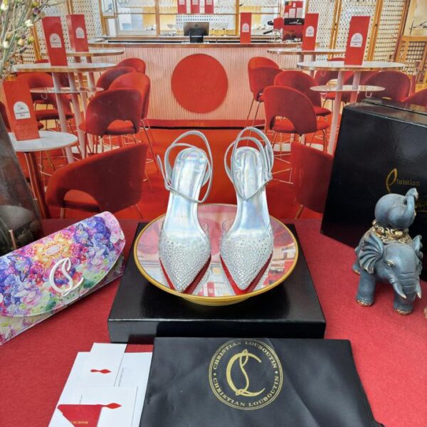 repliche,replica,perfette,siti di,affidabili,migliori siti,dove comprare,1:1,scarpe da ginnastica Serie di sandali con diamanti cinematografici di Christian Loubottin
