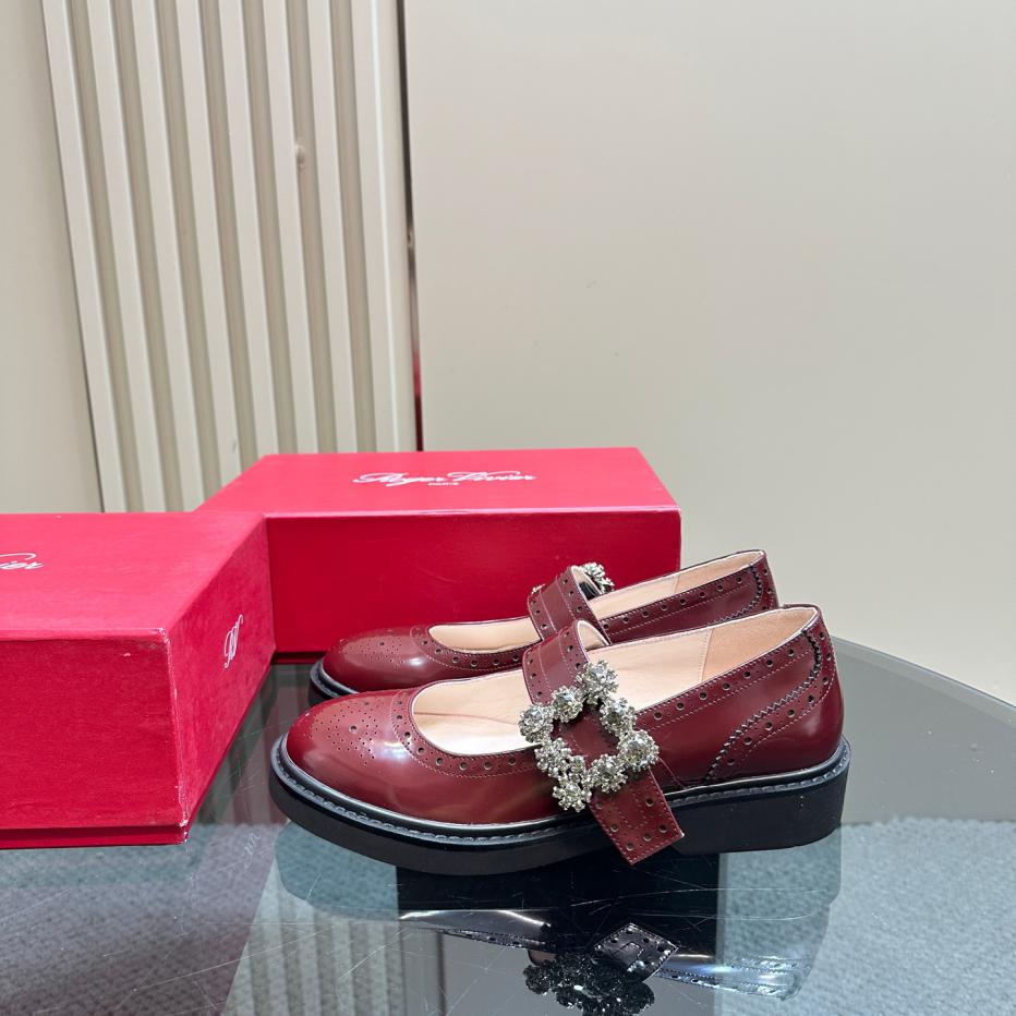 repliche,replica,perfette,siti di,affidabili,migliori siti,dove comprare,1:1,scarpe da ginnastica Scarpe Mary Jane con fibbia classica incisa con strass Roger Vivier RV repliche,replica,perfette,siti di,affidabili,migliori siti,dove comprare,1:1,scarpe da ginnastica Scarpe Mary Jane con fibbia classica incisa con strass Roger Vivier RV