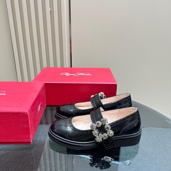 repliche,replica,perfette,siti di,affidabili,migliori siti,dove comprare,1:1,scarpe da ginnastica Scarpe Mary Jane con fibbia classica incisa con strass Roger Vivier RV