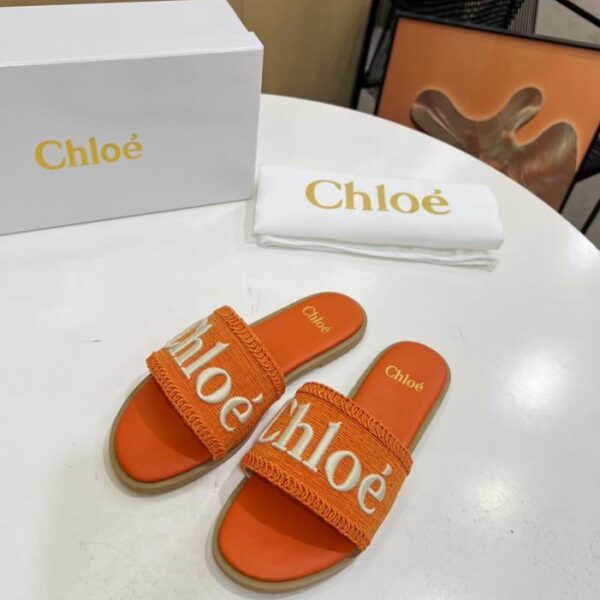 L'ultima tomaia estiva di Chloe è tessuta a mano con ricami elettrici 3D