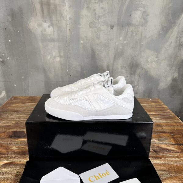 Chloe ha aggiornato le scarpe casual