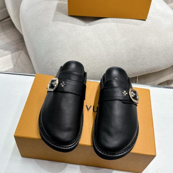 repliche,replica,perfette,siti di,affidabili,migliori siti,dove comprare,1:1,scarpe da ginnastica Le nuove semi-pantofole in punta di Louis Vuitton per le vacanze invernali, comode pantofole piatte