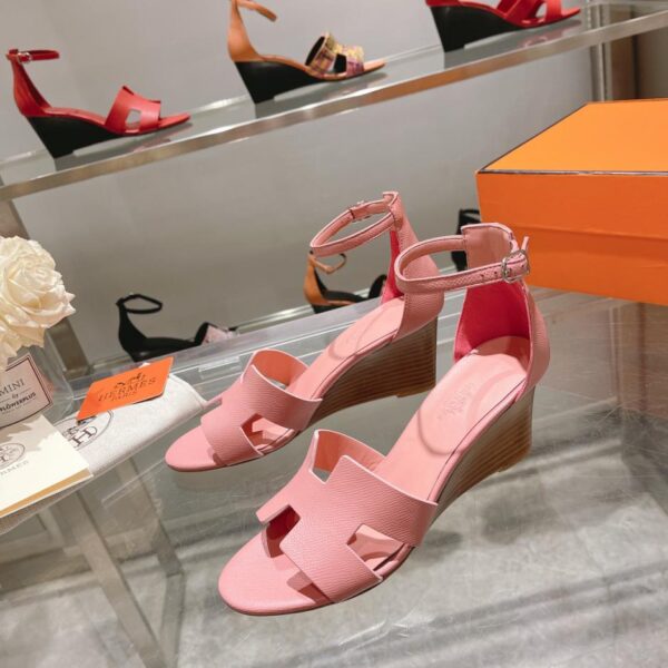 Sandali con zeppa Herm猫s nuovi colori