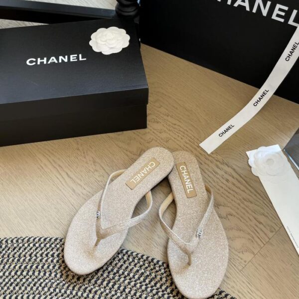 repliche,replica,perfette,siti di,affidabili,migliori siti,dove comprare,1:1,scarpe da ginnastica Chanel nuove infradito primavera estate