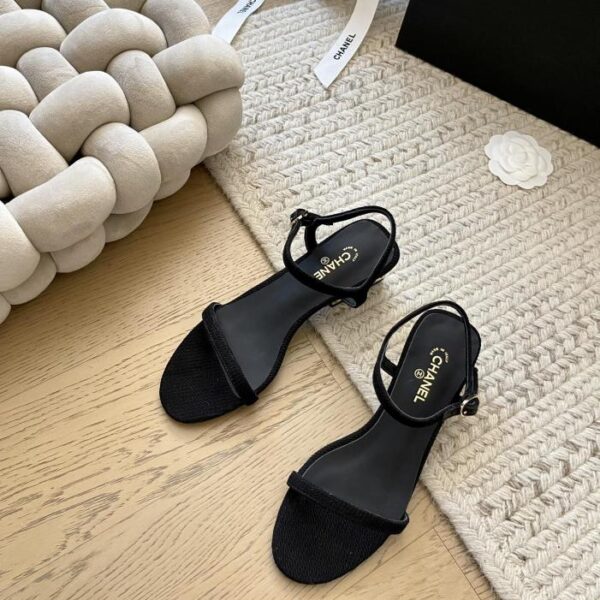 repliche,replica,perfette,siti di,affidabili,migliori siti,dove comprare,1:1,scarpe da ginnastica Chanel all’inizio della primavera nuova serie di sandali con tacco spesso