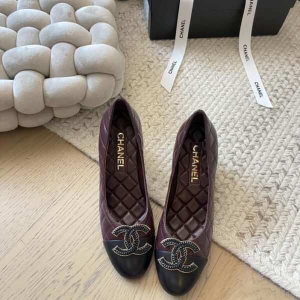 repliche,replica,perfette,siti di,affidabili,migliori siti,dove comprare,1:1,scarpe da ginnastica Chanel nuove scarpe con fibbia doppia C