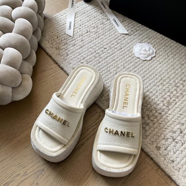 repliche,replica,perfette,siti di,affidabili,migliori siti,dove comprare,1:1,scarpe da ginnastica Chanel nuova serie di pantofole con suola spessa di inizio primavera