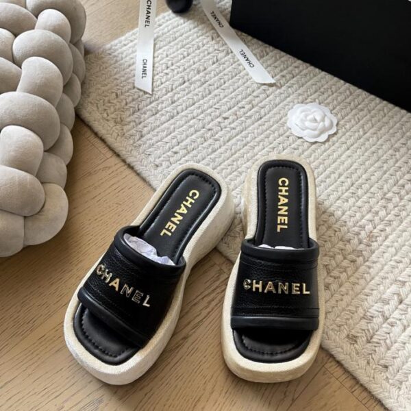 repliche,replica,perfette,siti di,affidabili,migliori siti,dove comprare,1:1,scarpe da ginnastica Chanel nuova serie di pantofole con suola spessa di inizio primavera