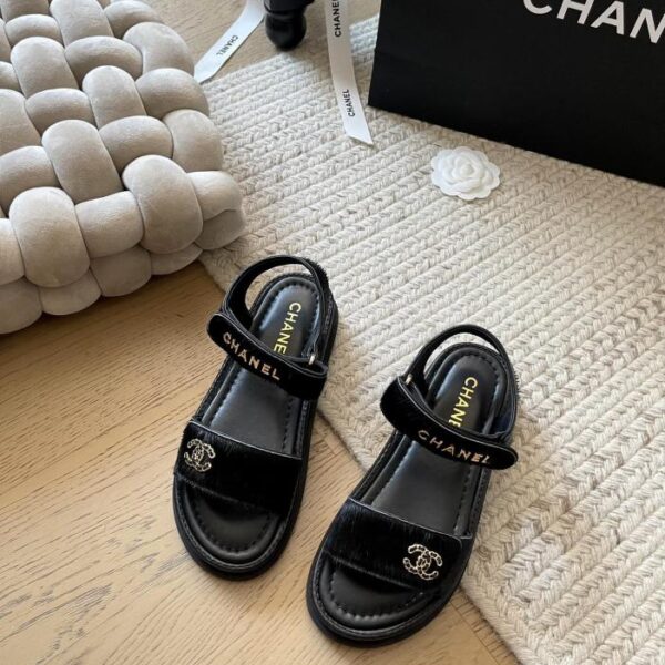 repliche,replica,perfette,siti di,affidabili,migliori siti,dove comprare,1:1,scarpe da ginnastica Chanel nuovi sandali in velcro con suola spessa di inizio primavera