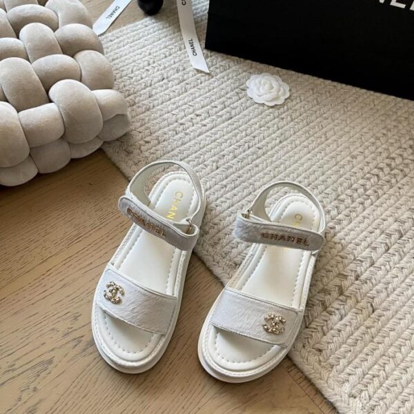 repliche,replica,perfette,siti di,affidabili,migliori siti,dove comprare,1:1,scarpe da ginnastica Chanel nuovi sandali in velcro con suola spessa di inizio primavera