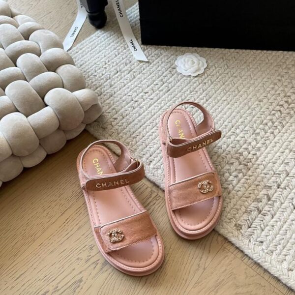 repliche,replica,perfette,siti di,affidabili,migliori siti,dove comprare,1:1,scarpe da ginnastica Chanel nuovi sandali in velcro con suola spessa di inizio primavera
