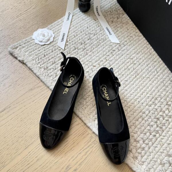 repliche,replica,perfette,siti di,affidabili,migliori siti,dove comprare,1:1,scarpe da ginnastica Chanel 24B scarpe basse Mary Jane autunno e inverno