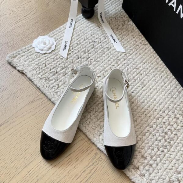 repliche,replica,perfette,siti di,affidabili,migliori siti,dove comprare,1:1,scarpe da ginnastica Chanel 24B scarpe basse Mary Jane autunno e inverno