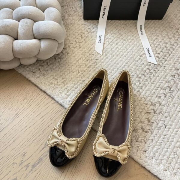 repliche,replica,perfette,siti di,affidabili,migliori siti,dove comprare,1:1,scarpe da ginnastica Chanel nuove scarpe con catena con fiocco