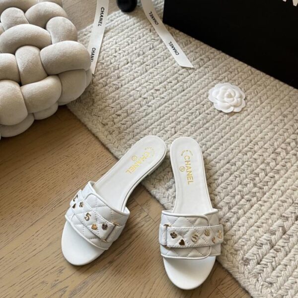 repliche,replica,perfette,siti di,affidabili,migliori siti,dove comprare,1:1,scarpe da ginnastica Chanel nuove pantofole piatte di inizio primavera