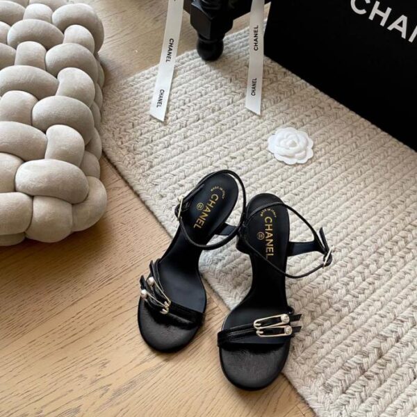 repliche,replica,perfette,siti di,affidabili,migliori siti,dove comprare,1:1,scarpe da ginnastica Chanel inizio primavera nuovi sandali con tacco a catena con altezza tacco 3,57,5 cm