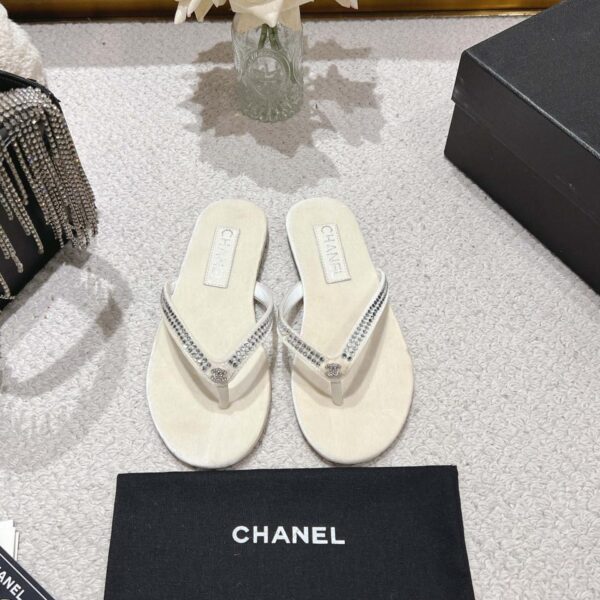 repliche,replica,perfette,siti di,affidabili,migliori siti,dove comprare,1:1,scarpe da ginnastica Le nuove infradito Chanel