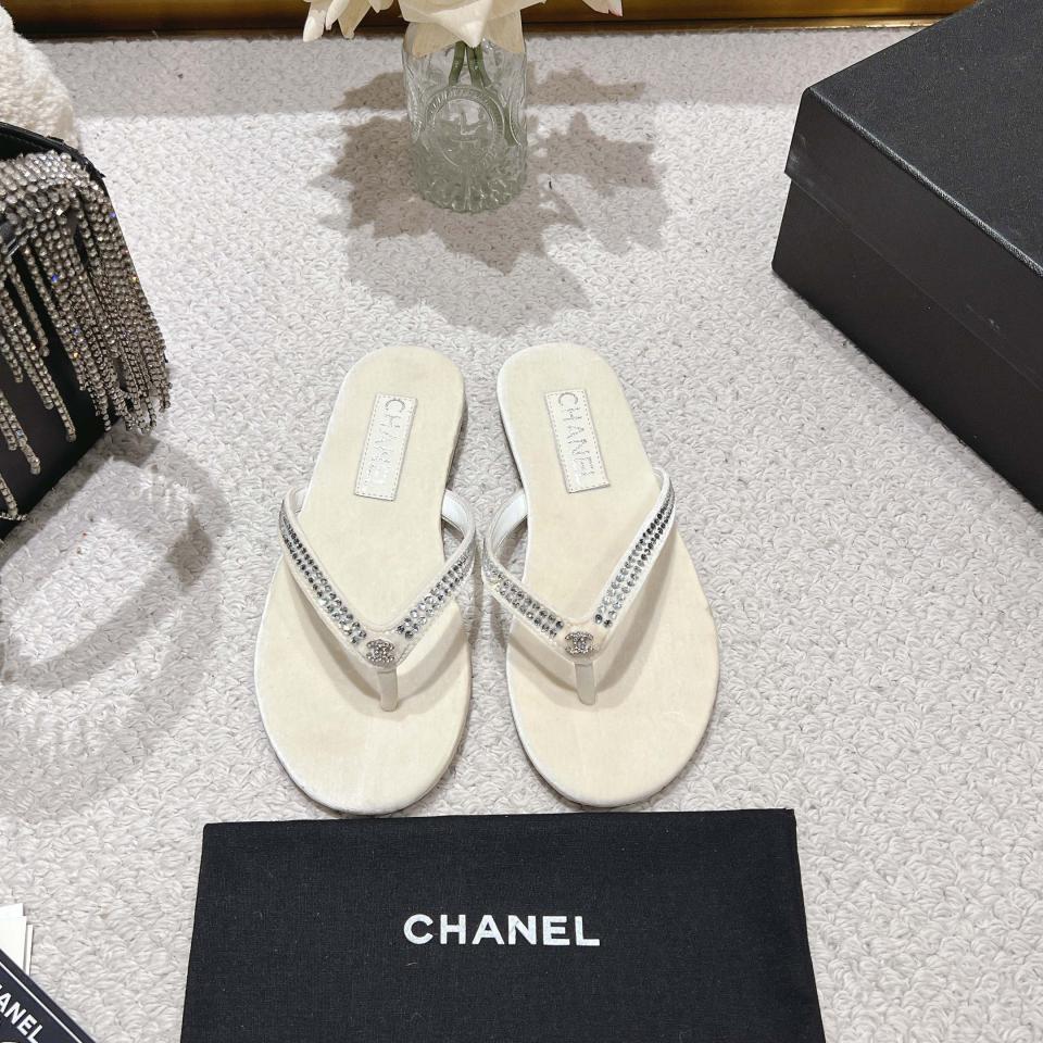 repliche,replica,perfette,siti di,affidabili,migliori siti,dove comprare,1:1,scarpe da ginnastica Le nuove infradito Chanel repliche,replica,perfette,siti di,affidabili,migliori siti,dove comprare,1:1,scarpe da ginnastica Le nuove infradito Chanel