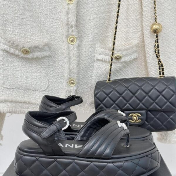 repliche,replica,perfette,siti di,affidabili,migliori siti,dove comprare,1:1,scarpe da ginnastica Sandali da spiaggia infradito stile resort CHANEL con doppia suola spessa C