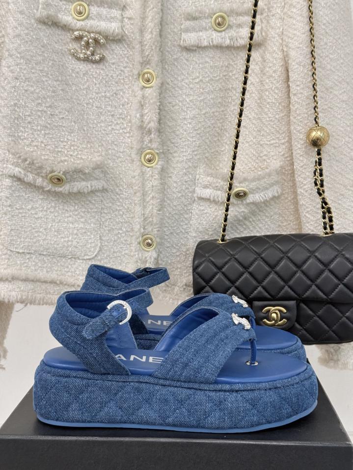 repliche,replica,perfette,siti di,affidabili,migliori siti,dove comprare,1:1,scarpe da ginnastica Sandali da spiaggia infradito stile resort CHANEL con doppia suola spessa C repliche,replica,perfette,siti di,affidabili,migliori siti,dove comprare,1:1,scarpe da ginnastica Sandali da spiaggia infradito stile resort CHANEL con doppia suola spessa C