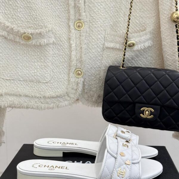 repliche,replica,perfette,siti di,affidabili,migliori siti,dove comprare,1:1,scarpe da ginnastica Chanel primavera ed estate nuove pantofole piatte con doppia C a rombo