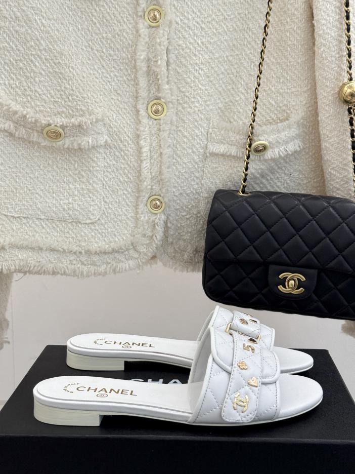 repliche,replica,perfette,siti di,affidabili,migliori siti,dove comprare,1:1,scarpe da ginnastica Chanel primavera ed estate nuove pantofole piatte con doppia C a rombo repliche,replica,perfette,siti di,affidabili,migliori siti,dove comprare,1:1,scarpe da ginnastica Chanel primavera ed estate nuove pantofole piatte con doppia C a rombo