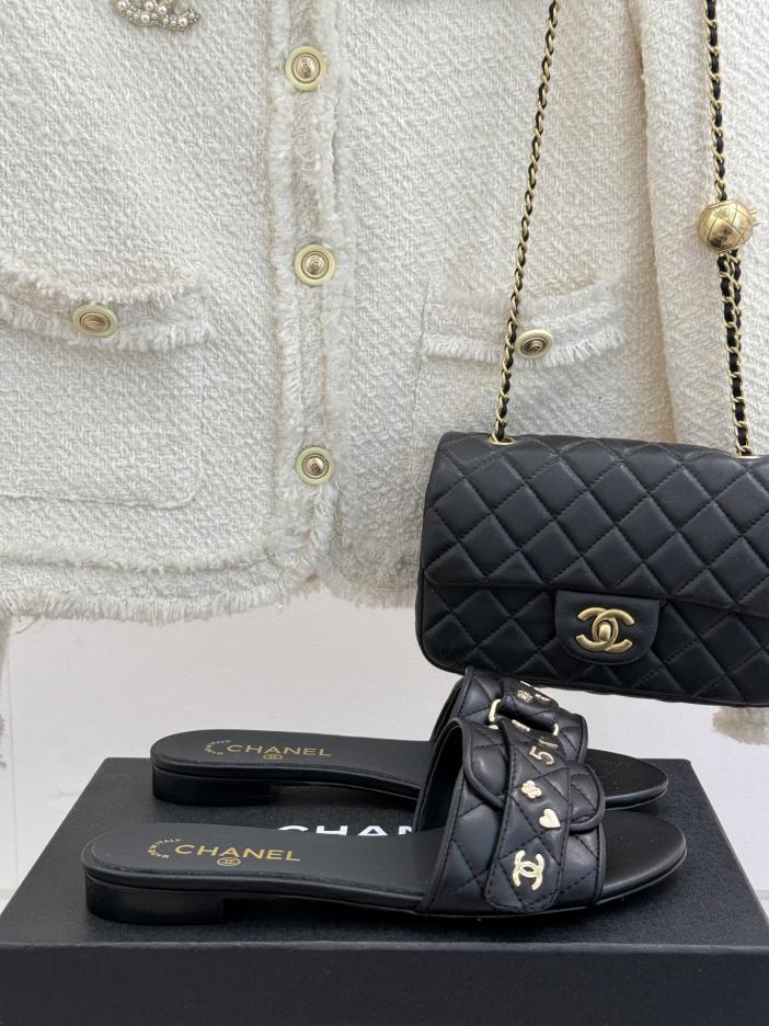 repliche,replica,perfette,siti di,affidabili,migliori siti,dove comprare,1:1,scarpe da ginnastica Chanel primavera ed estate nuove pantofole piatte con doppia C a rombo repliche,replica,perfette,siti di,affidabili,migliori siti,dove comprare,1:1,scarpe da ginnastica Chanel primavera ed estate nuove pantofole piatte con doppia C a rombo