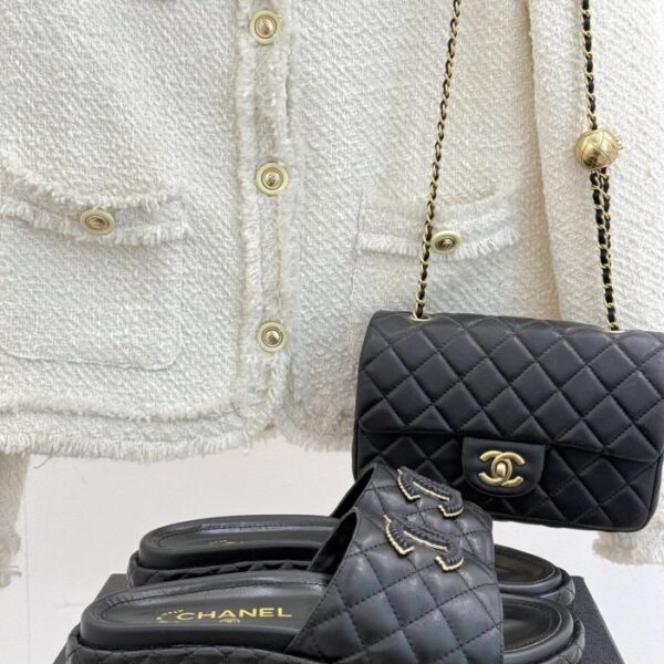 repliche,replica,perfette,siti di,affidabili,migliori siti,dove comprare,1:1,scarpe da ginnastica Chanel primavera ed estate nuove pantofole con suola spessa doppia C con suola spessa