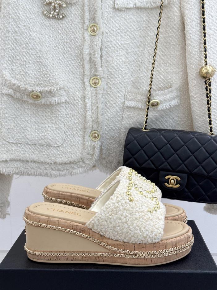 repliche,replica,perfette,siti di,affidabili,migliori siti,dove comprare,1:1,scarpe da ginnastica Chanel nuove pantofole con plateau doppia C primaverili ed estivi repliche,replica,perfette,siti di,affidabili,migliori siti,dove comprare,1:1,scarpe da ginnastica Chanel nuove pantofole con plateau doppia C primaverili ed estivi