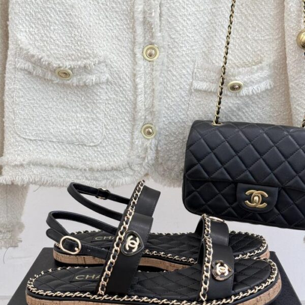 repliche,replica,perfette,siti di,affidabili,migliori siti,dove comprare,1:1,scarpe da ginnastica Chanel primavera e l’estate nuove vacanze sandali con catena doppia C con suola spessa