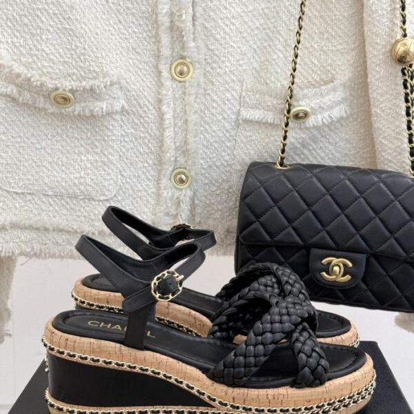repliche,replica,perfette,siti di,affidabili,migliori siti,dove comprare,1:1,scarpe da ginnastica Chanel primavera ed estate nuovi sandali con plateau intrecciati e cinturini incrociati