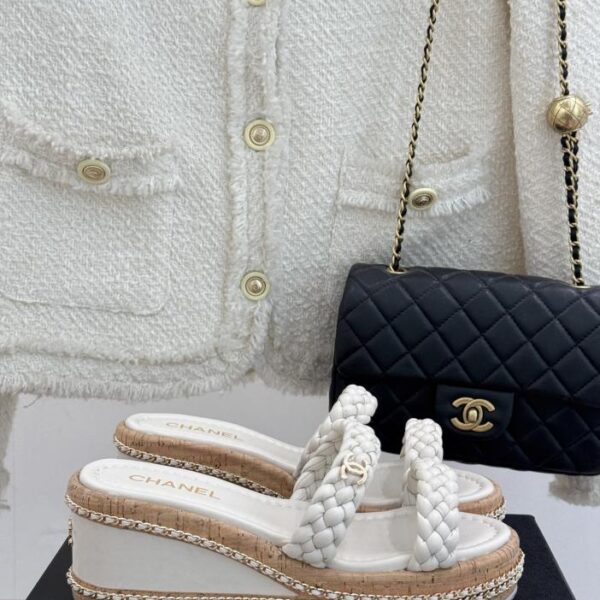 repliche,replica,perfette,siti di,affidabili,migliori siti,dove comprare,1:1,scarpe da ginnastica Chanel nuovi sandali primaverili ed estivi con doppia C intrecciata con suola spessa