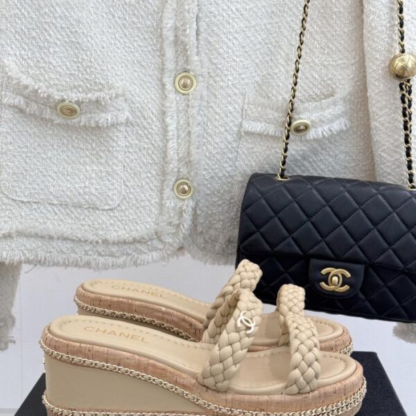 repliche,replica,perfette,siti di,affidabili,migliori siti,dove comprare,1:1,scarpe da ginnastica Chanel nuovi sandali primaverili ed estivi con doppia C intrecciata con suola spessa