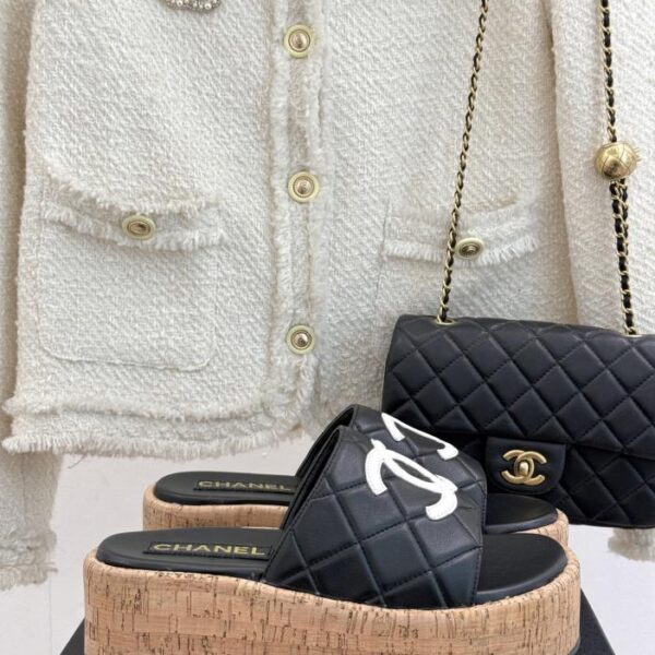 repliche,replica,perfette,siti di,affidabili,migliori siti,dove comprare,1:1,scarpe da ginnastica Chanel nuovi sandali e pantofole con plateau e suola spessa con doppia C primaverile ed estiva