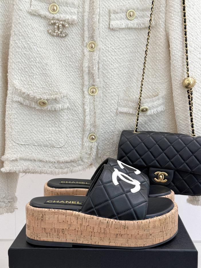 repliche,replica,perfette,siti di,affidabili,migliori siti,dove comprare,1:1,scarpe da ginnastica Chanel nuovi sandali e pantofole con plateau e suola spessa con doppia C primaverile ed estiva repliche,replica,perfette,siti di,affidabili,migliori siti,dove comprare,1:1,scarpe da ginnastica Chanel nuovi sandali e pantofole con plateau e suola spessa con doppia C primaverile ed estiva