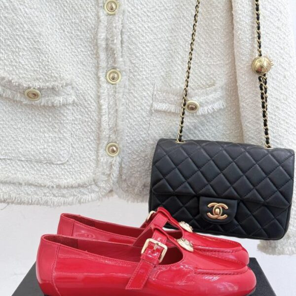 repliche,replica,perfette,siti di,affidabili,migliori siti,dove comprare,1:1,scarpe da ginnastica Nuovi mocassini Mary Jane con cinturino a T di Chanel