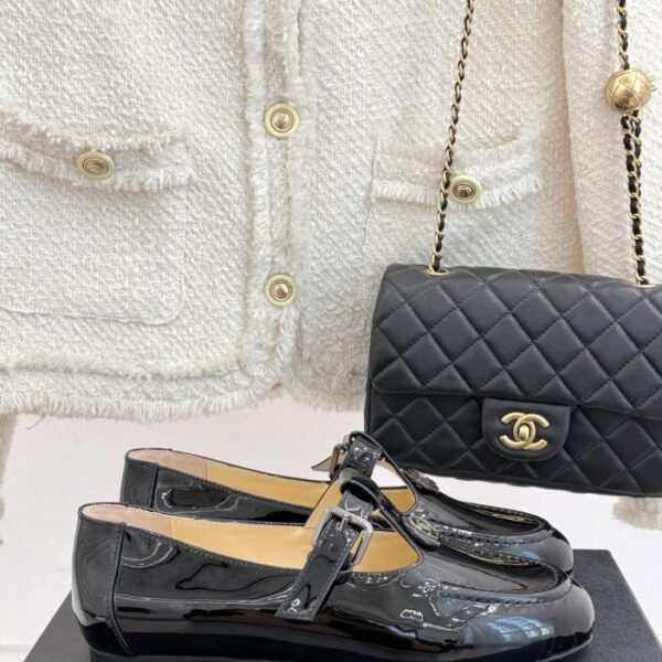 repliche,replica,perfette,siti di,affidabili,migliori siti,dove comprare,1:1,scarpe da ginnastica Nuovi mocassini Mary Jane con cinturino a T di Chanel