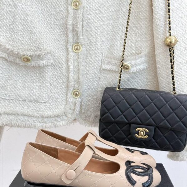 repliche,replica,perfette,siti di,affidabili,migliori siti,dove comprare,1:1,scarpe da ginnastica CHANEL classico medievale grande paio di scarpe Mary Jane con cinturino CT