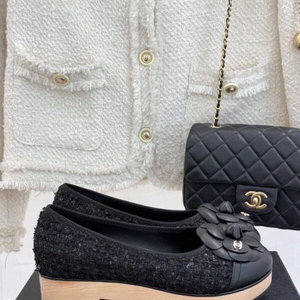 repliche,replica,perfette,siti di,affidabili,migliori siti,dove comprare,1:1,scarpe da ginnastica Chanel primavera ed estate nuove scarpe della serie Camellia con la suola spessa